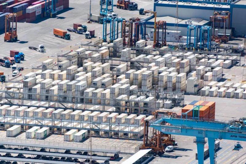Beyond Inventory Counts: The Supply Chain Intelligence Gap Separating Enterprise Leaders from Mid-Market Rivals